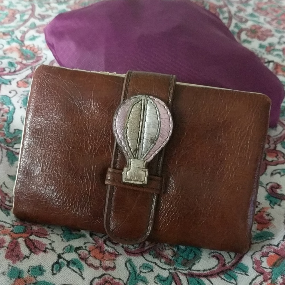 Small leather wallet with hot air balloon detail